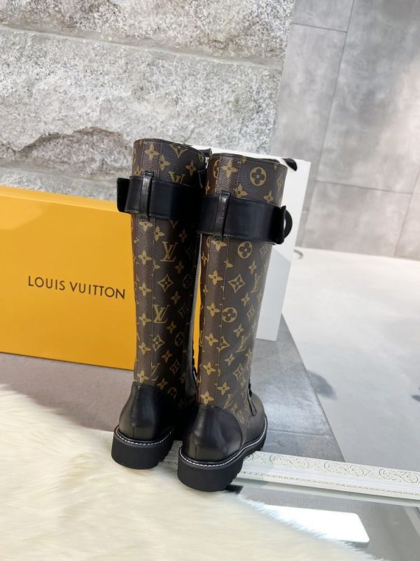 New Fashion LV Women Shoes 321 PA