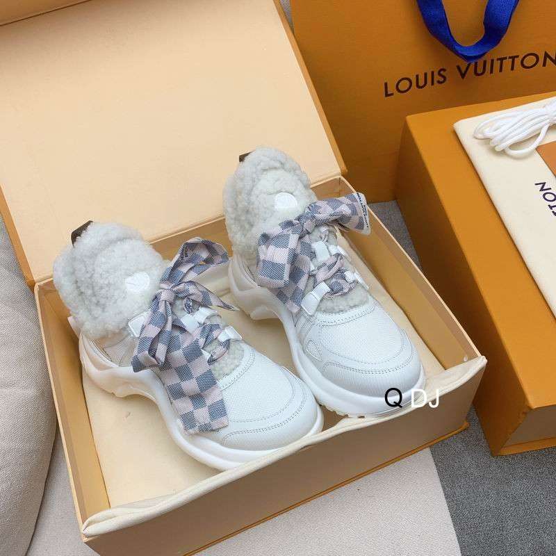 New Fashion LV Women Shoes L140