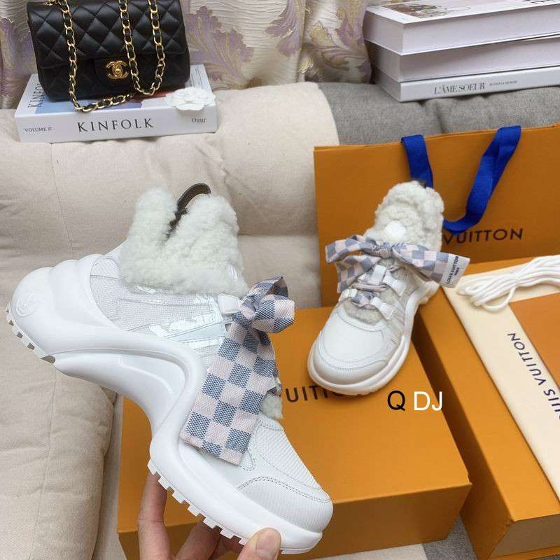 New Fashion LV Women Shoes L140
