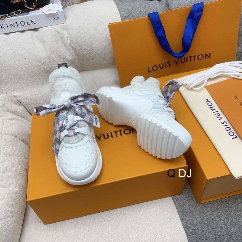 New Fashion LV Women Shoes L140