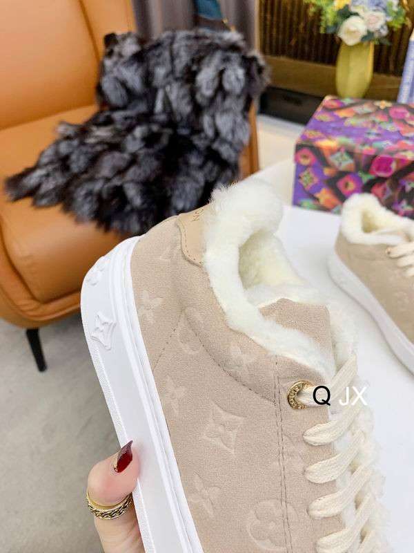 New Fashion LV Women Shoes L142