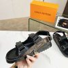 New Fashion LV Women Shoes 166 PA