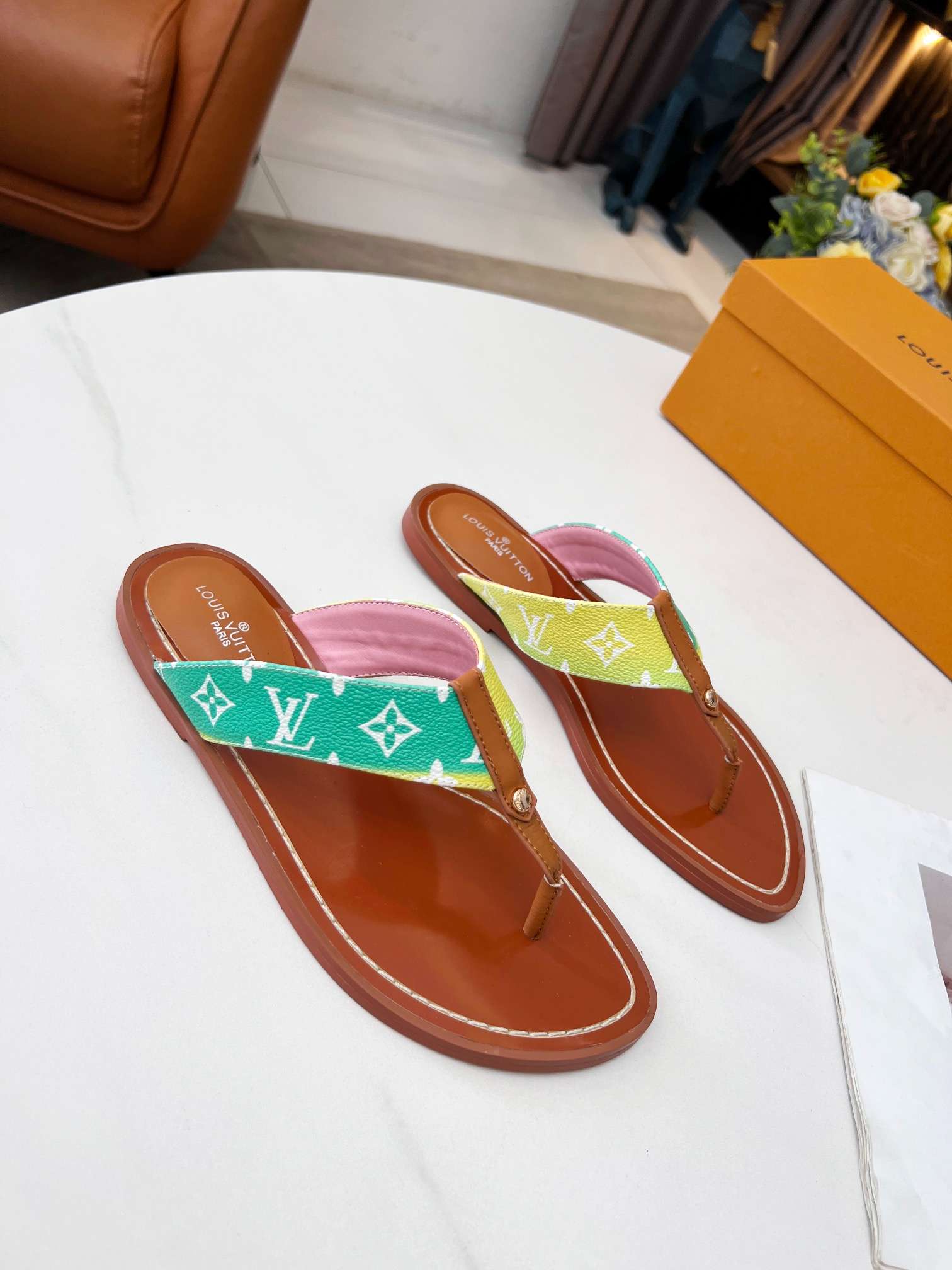 New Fashion LV Women Shoes L015