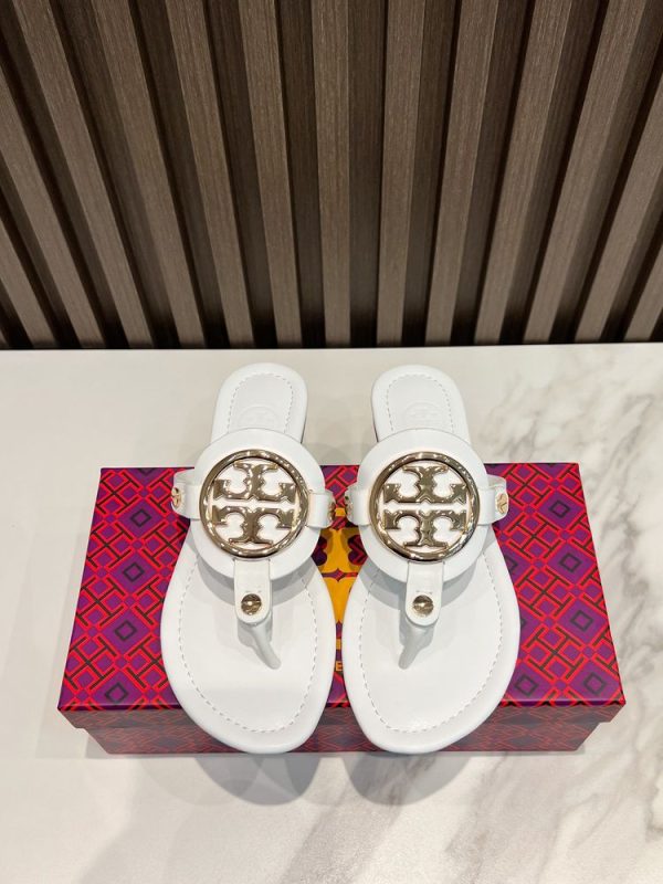 New Fashion LV Women Shoes 266 PA