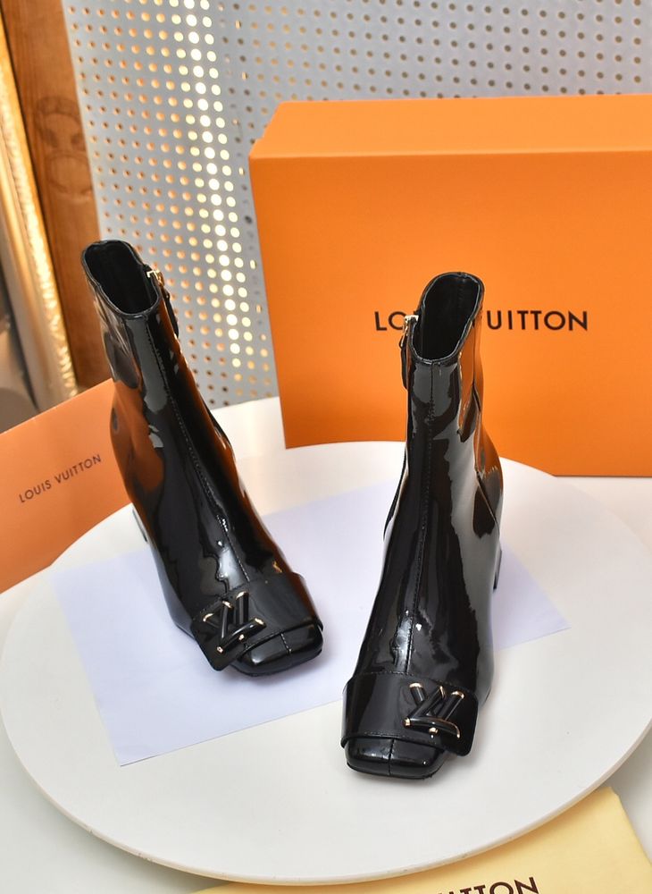 New Fashion LV Women Shoes L379