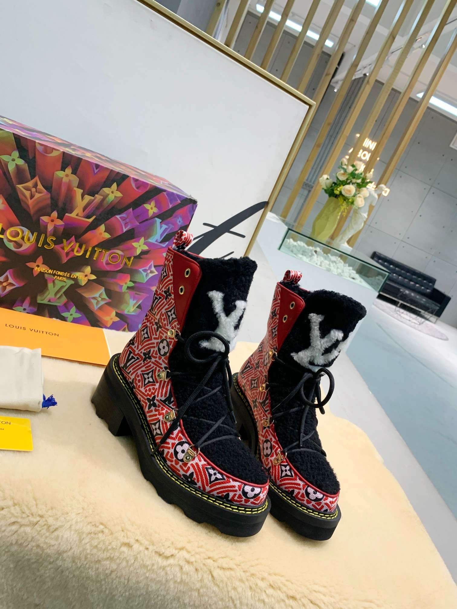 New Fashion LV Women Shoes L283
