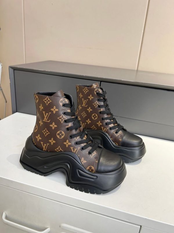 New Fashion LV Women Shoes 313 PA