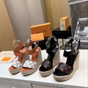 New Fashion LV Women Shoes L044