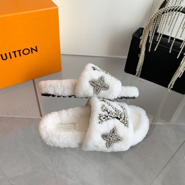New Fashion LV Women Shoes 344 PA