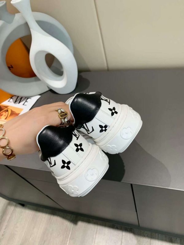 New Fashion Women LV Shoes 072 PA