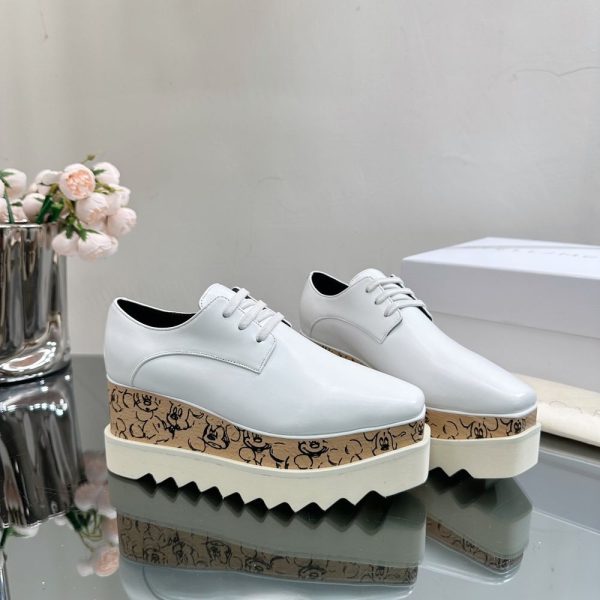 New Fashion LV Women Shoes 256 PA