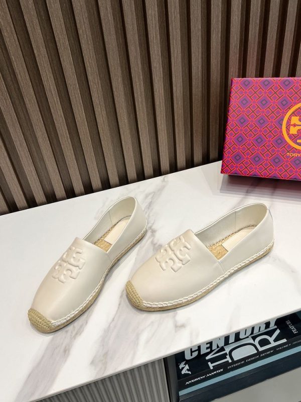New Fashion LV Women Shoes 257 PA
