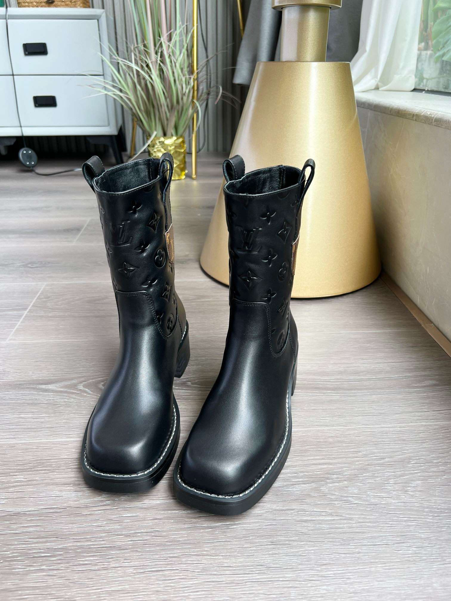 New Fashion LV Women Shoes L031 New Fashion LV Women Shoes L031