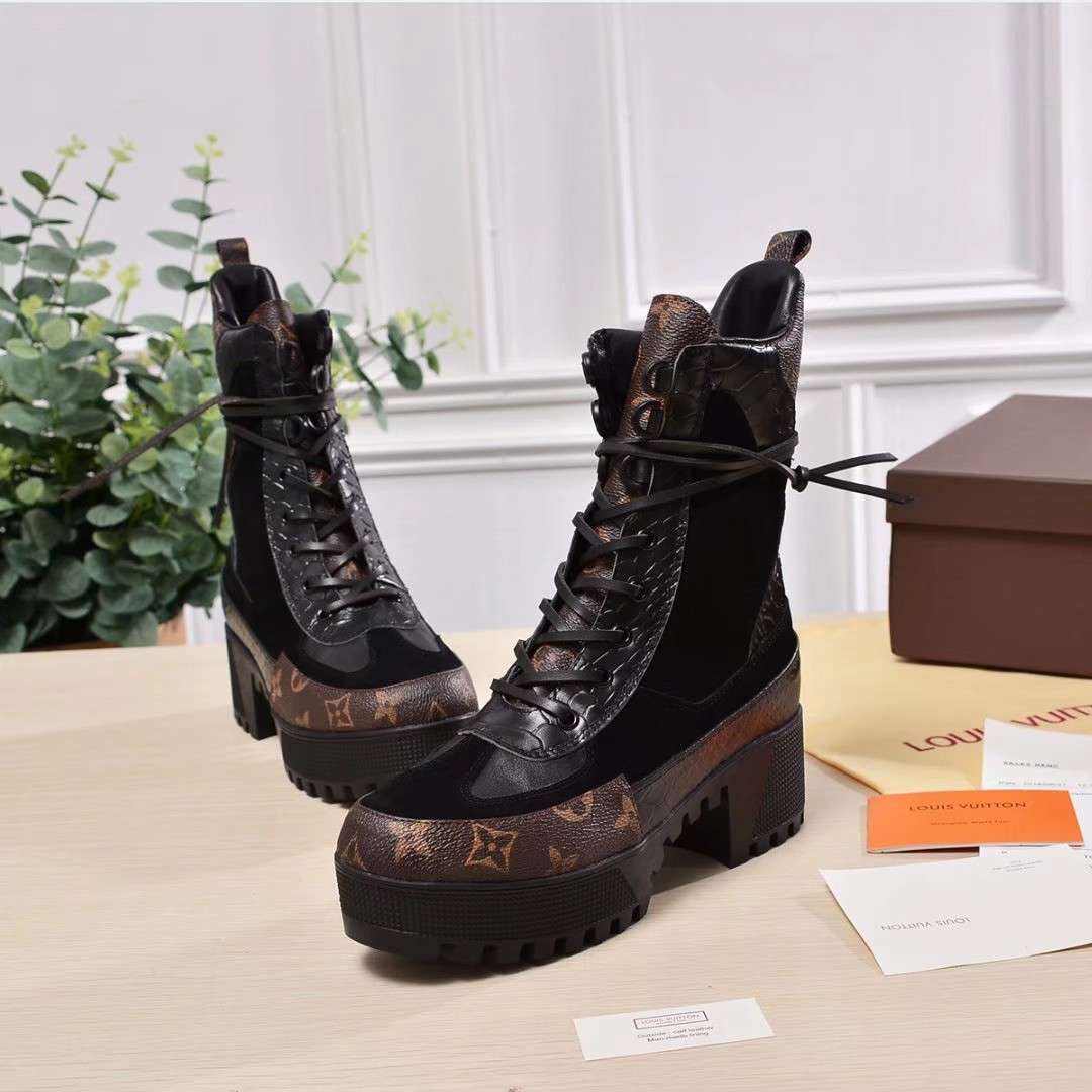 New Fashion LV Women Shoes L028