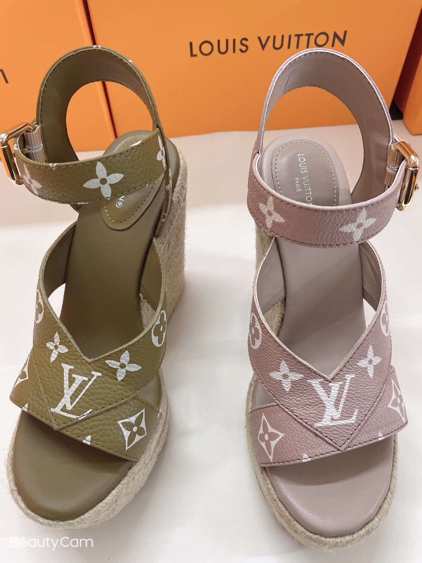New Fashion LV Women Shoes L045