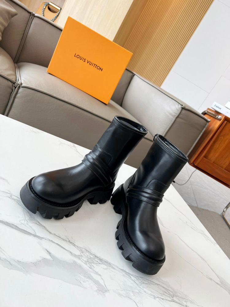 New Fashion LV Women Shoes L395