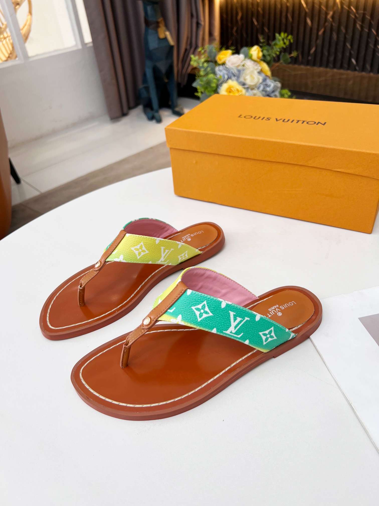 New Fashion LV Women Shoes L015