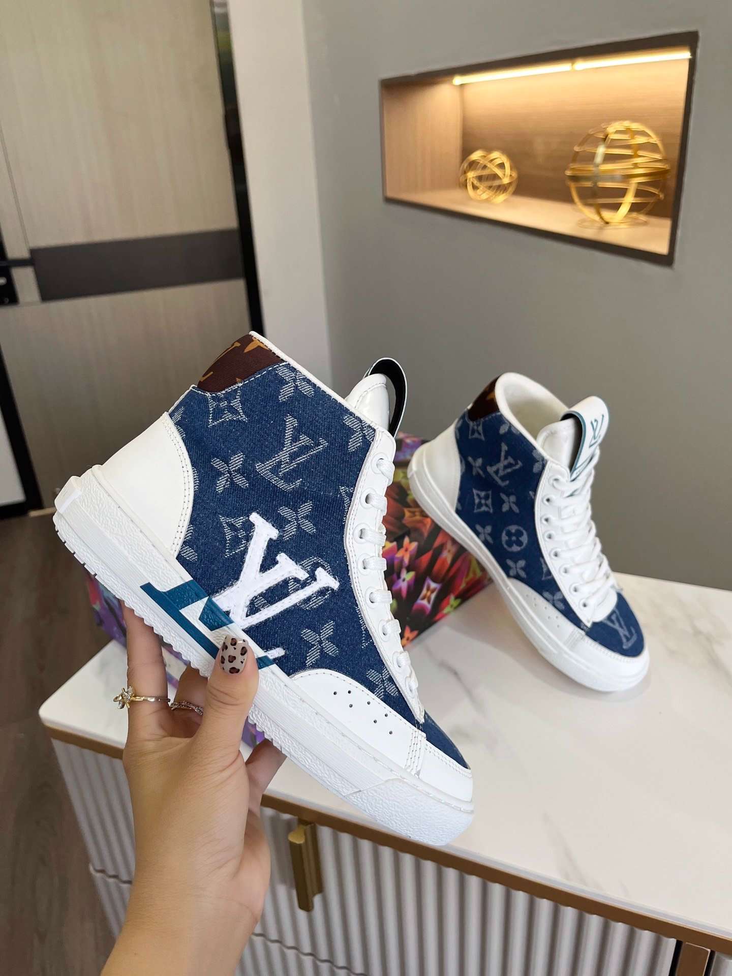 New Fashion LV Women Shoes L307