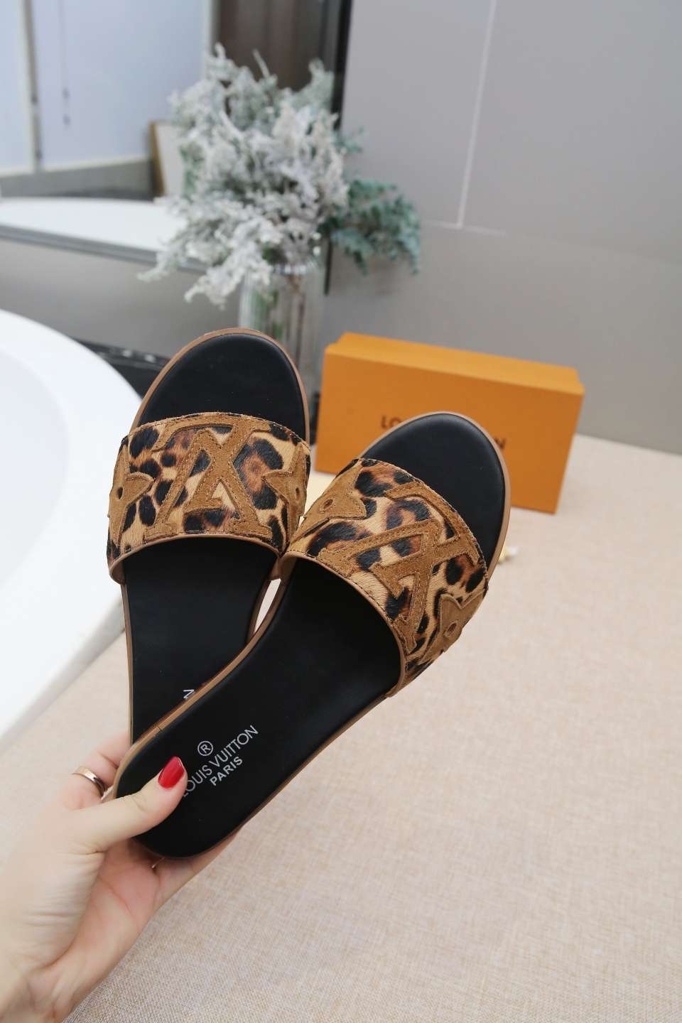 New Fashion LV Women Shoes L017 New Fashion LV Women Shoes L017