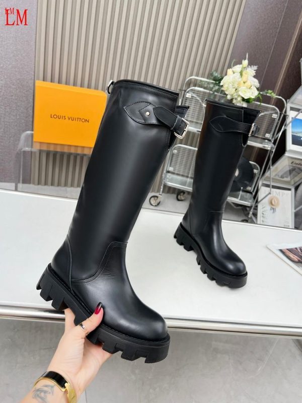 New Fashion LV Women Shoes 366 PA