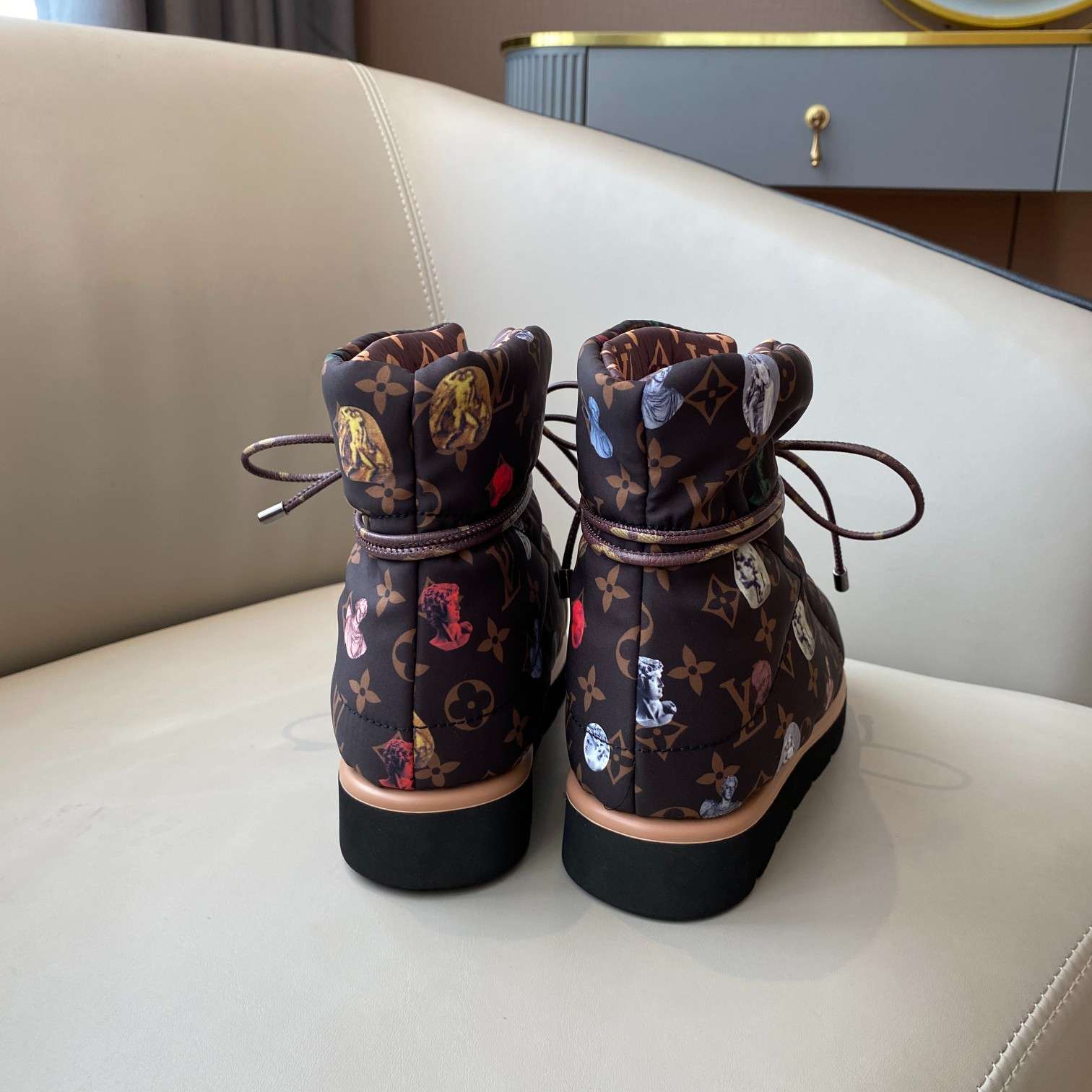 New Fashion LV Women Shoes L274