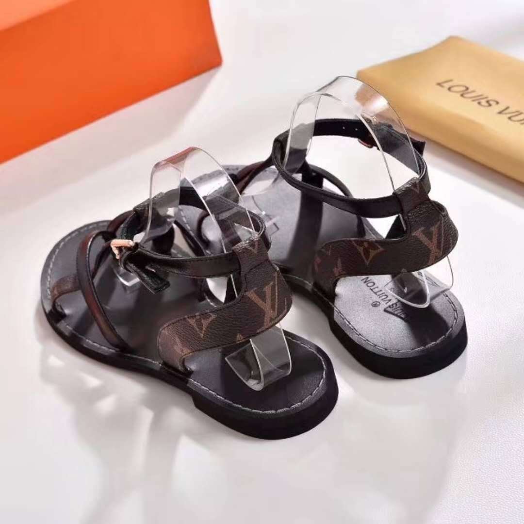 New Fashion LV Women Shoes L053