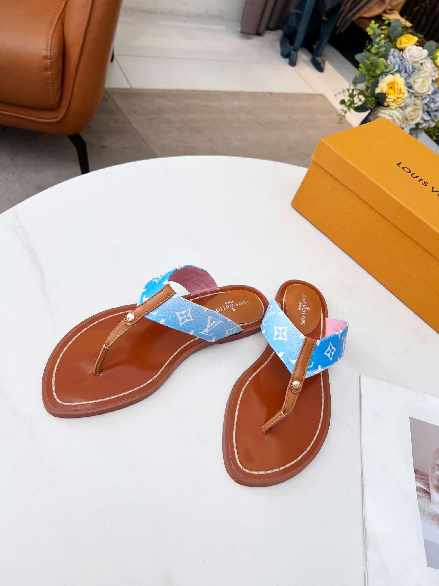 New Fashion LV Women Shoes L015