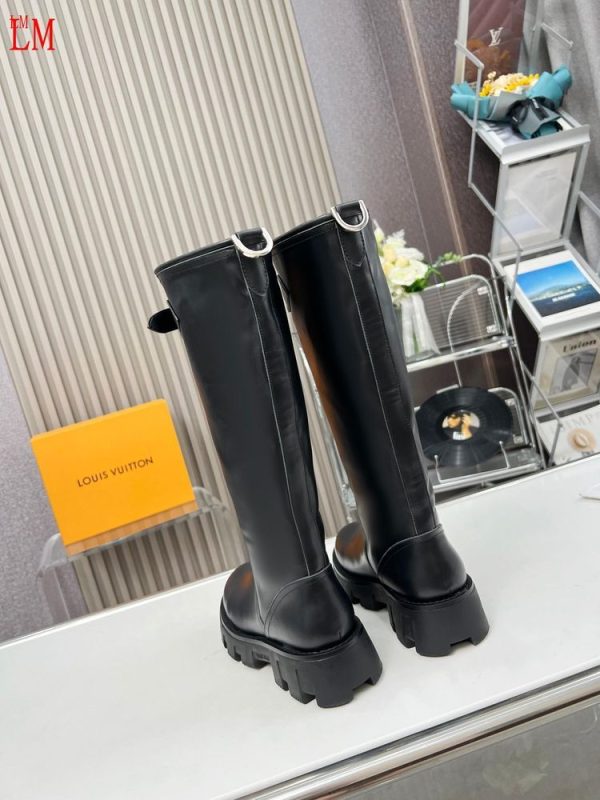 New Fashion LV Women Shoes 366 PA