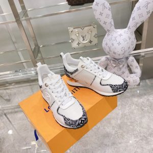 New Fashion LV Women Shoes 379 PA
