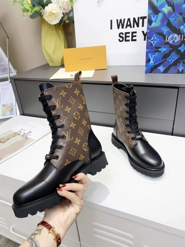 New Fashion LV Women Shoes 318 PA