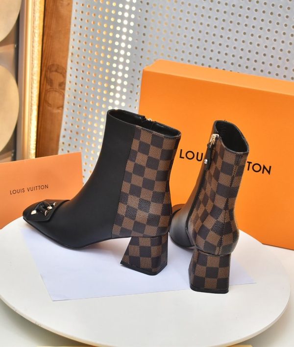 New Fashion LV Women Shoes 286 PA