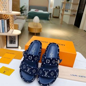 New Fashion LV Women Shoes 164 PA