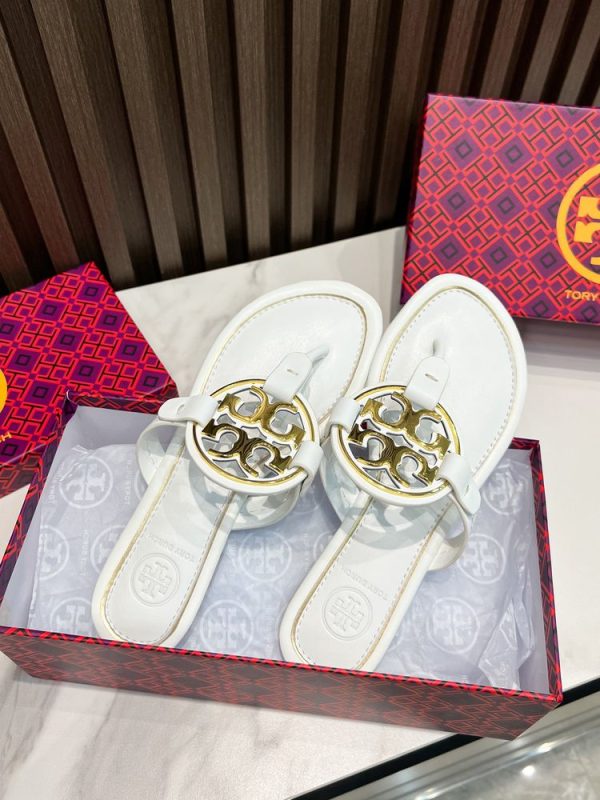 New Fashion LV Women Shoes 264 PA