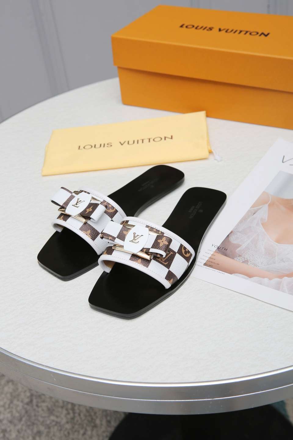 New Fashion LV Women Shoes L020