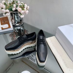 New Fashion LV Women Shoes 255 PA