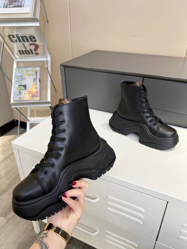 New Fashion LV Women Shoes 314 PA
