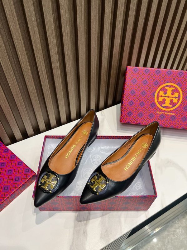New Fashion LV Women Shoes 261 PA