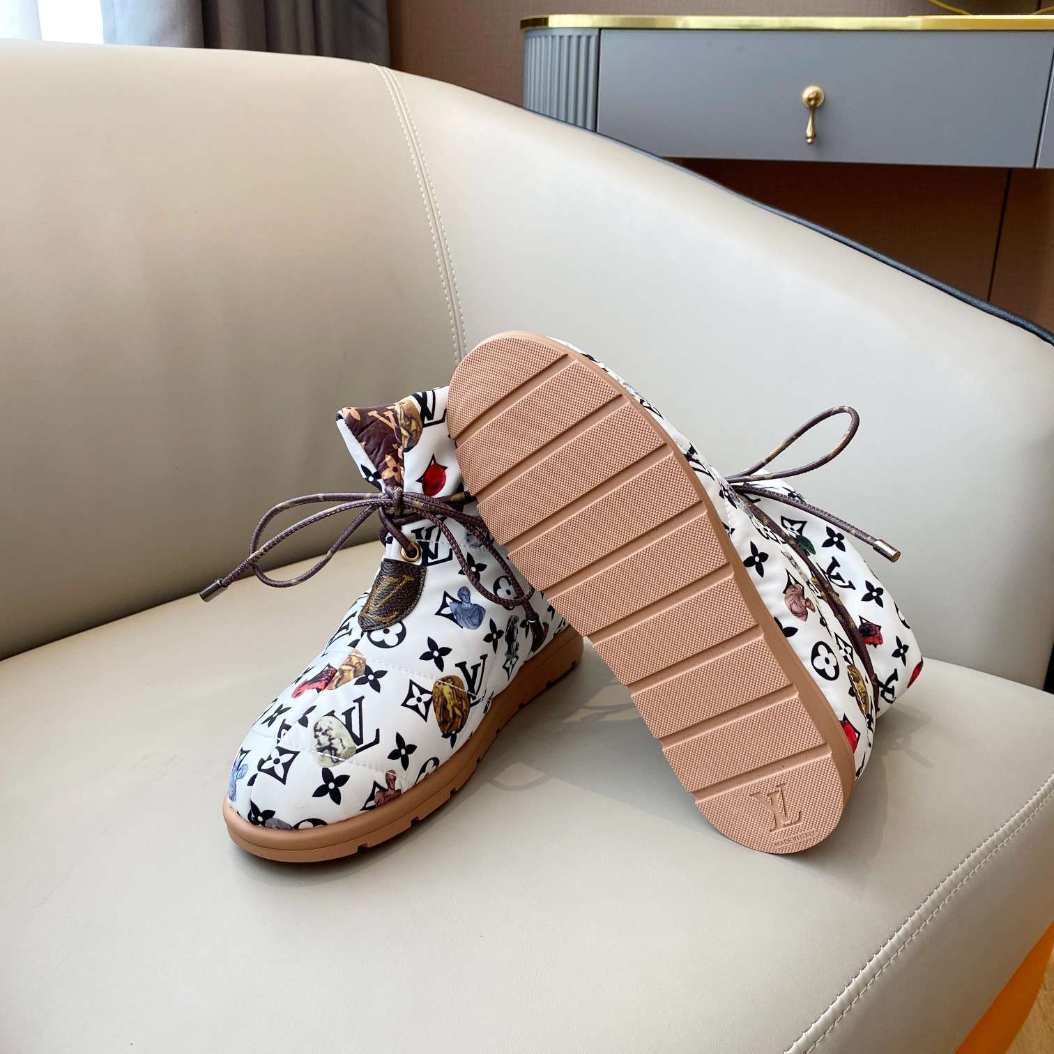 New Fashion LV Women Shoes L274