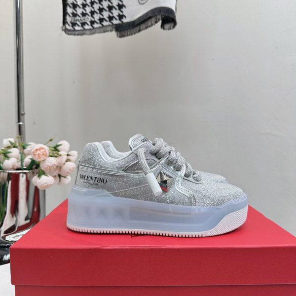 New Fashion LV Women Shoes 221 PA