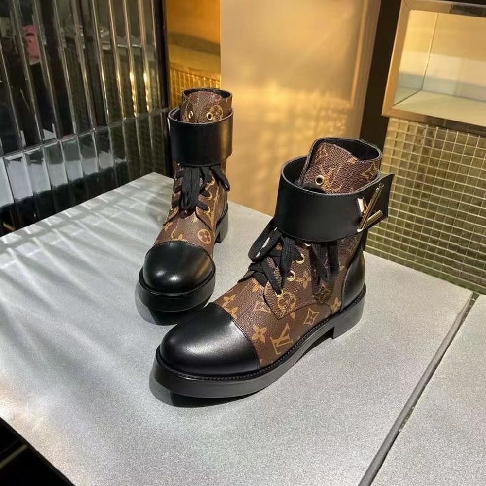 New Fashion LV Women Shoes L401