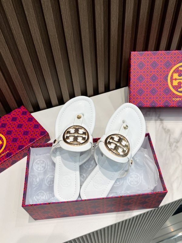 New Fashion LV Women Shoes 266 PA