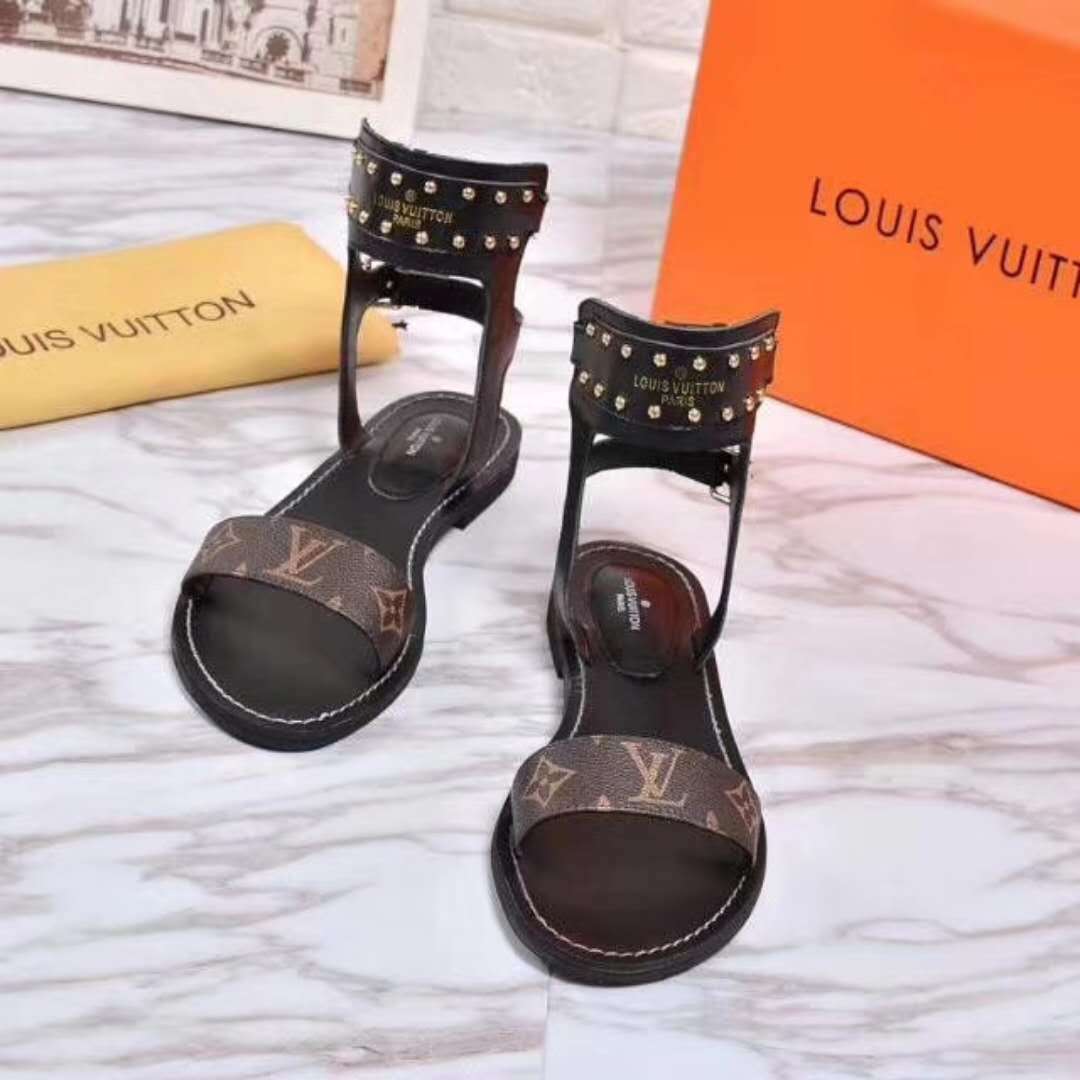 New Fashion LV Women Shoes L054