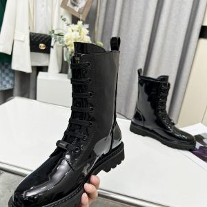 New Fashion LV Women Shoes 317 PA