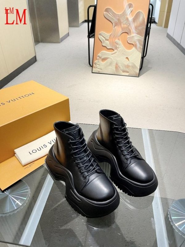 New Fashion LV Women Shoes 368 PA