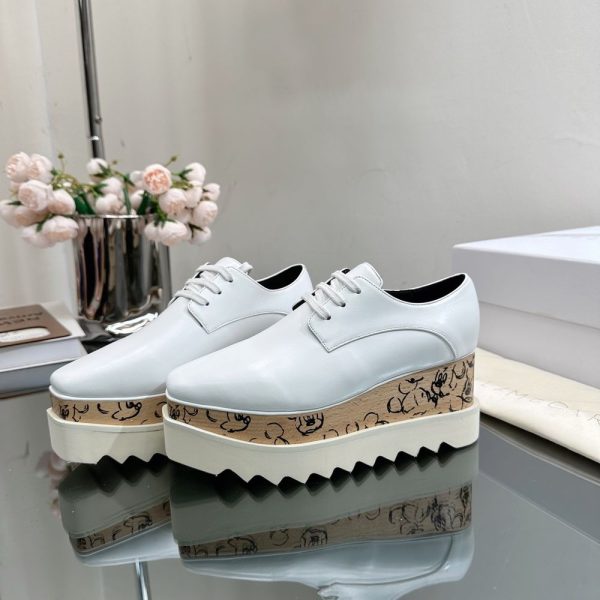 New Fashion LV Women Shoes 256 PA