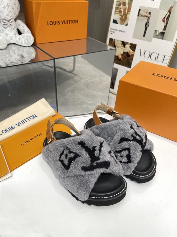 New Fashion LV Women Shoes L433