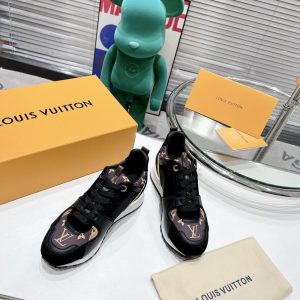 New Fashion LV Women Shoes 377 PA