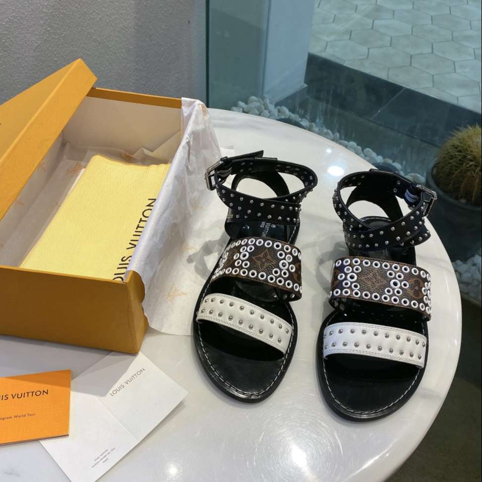 New Fashion LV Women Shoes L051