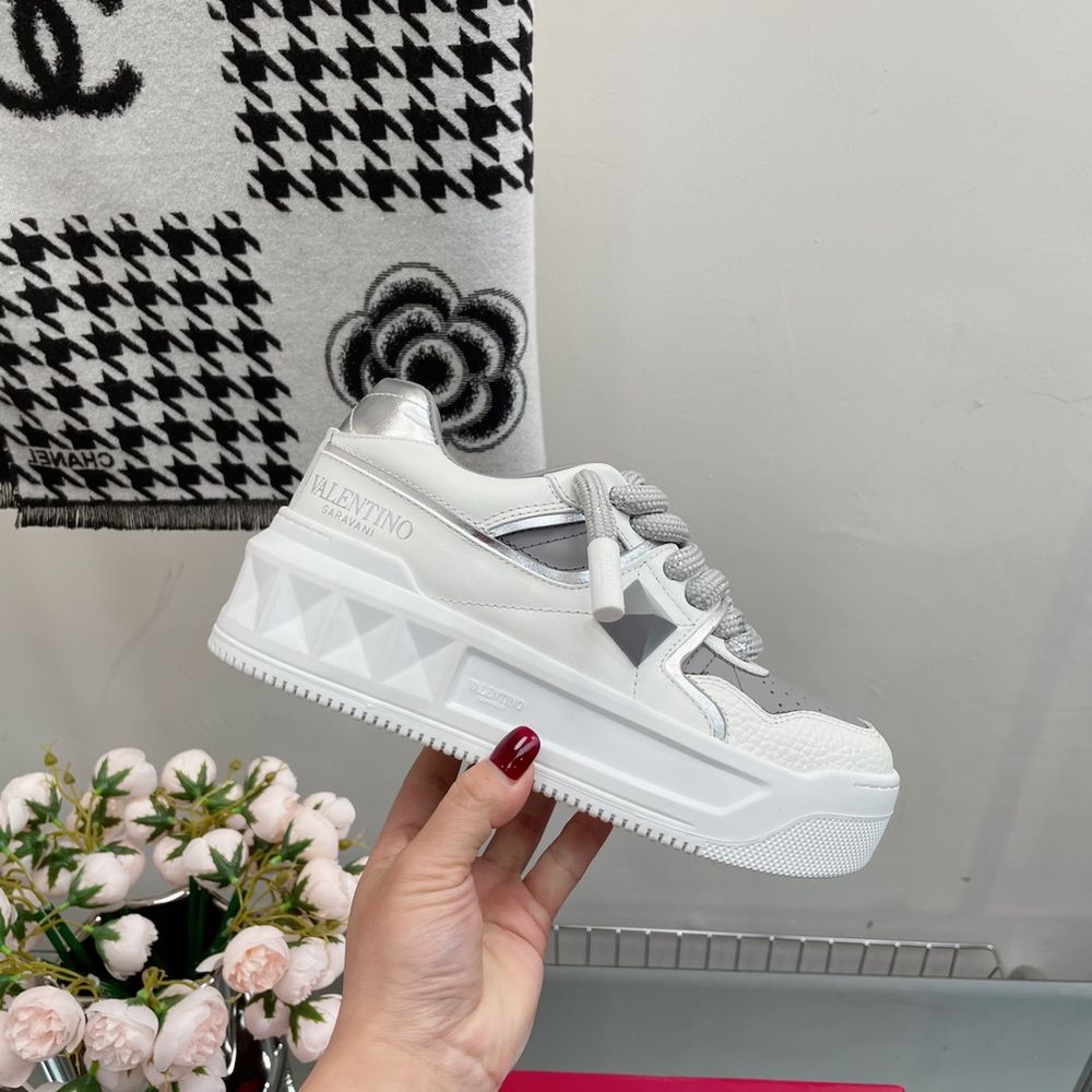 New Fashion LV Women Shoes L330