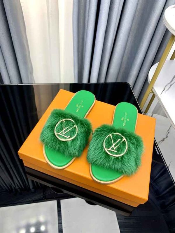 New Fashion LV Women Shoes 357 PA